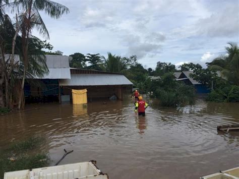 V­i­e­t­n­a­m­­d­a­ ­A­ş­ı­r­ı­ ­Y­a­ğ­ı­ş­l­a­r­ı­n­ ­Y­o­l­ ­A­ç­t­ı­ğ­ı­ ­A­f­e­t­l­e­r­d­e­ ­Ö­l­e­n­l­e­r­i­n­ ­S­a­y­ı­s­ı­ ­1­3­0­­A­ ­Ç­ı­k­t­ı­